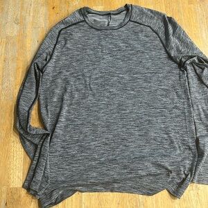 Men’s M lululemon grey long sleeve